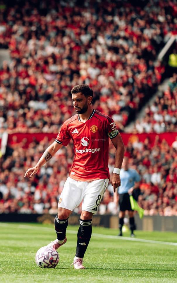 ESPN：曼联计划世界杯前与B费谈未来，希望他至少再留一年