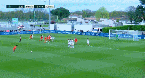 半场：法国女足U16 0-1中国女足U16，周瑾彤任意球破门